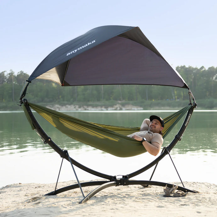 Hängematte mit Sonnenschutz freistehend