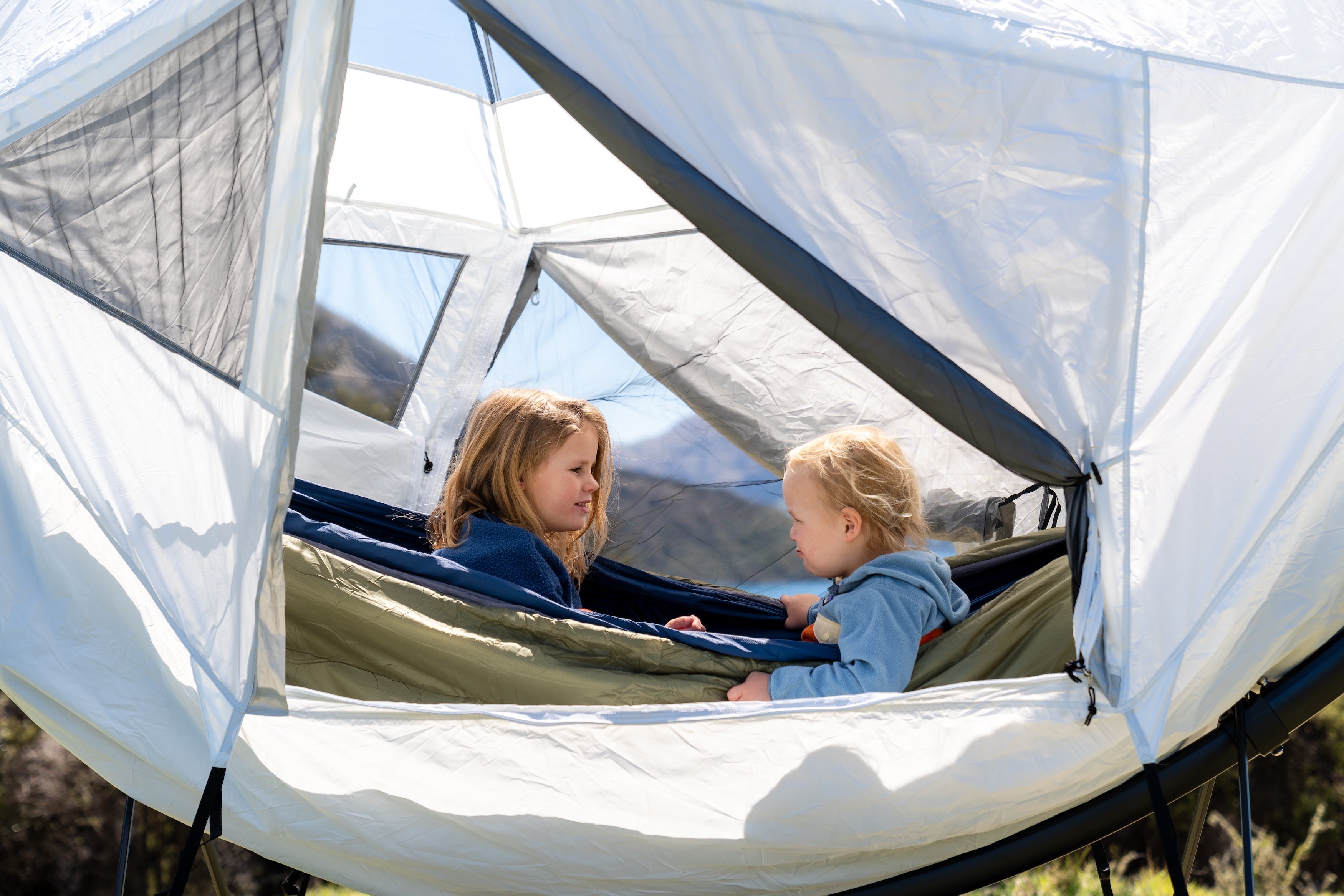 Hängematte mit Zelt